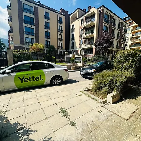 Rose - Bulgaria Mall, Brand New, Ground Floor, Family-friendly, Baby Cot&chair, Mountain View, Self Check-in, Free Public Parking And Paid Underground In The Mall Daire Sofya