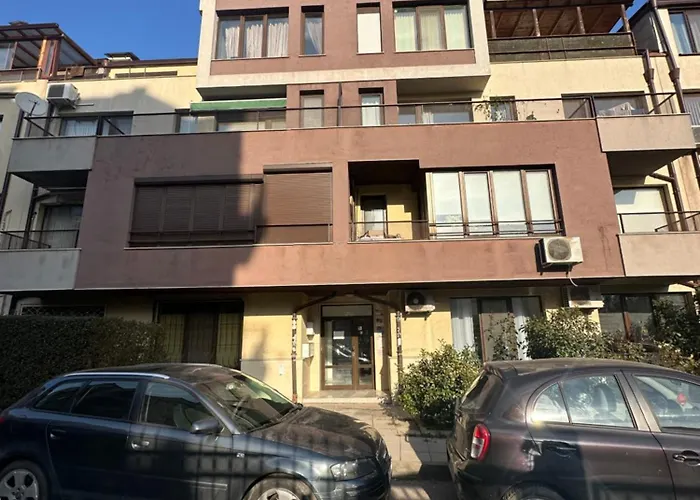 Rose - Bulgaria Mall, Brand New, Ground Floor, Family-friendly, Baby Cot&chair, Mountain View, Self Check-in, Free Public Parking And Paid Underground In The Mall * صوفيا